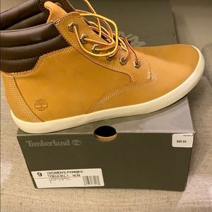 Womens Timberlands size 9